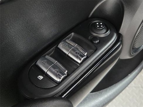 Used 2016 MINI Cooper S image 19