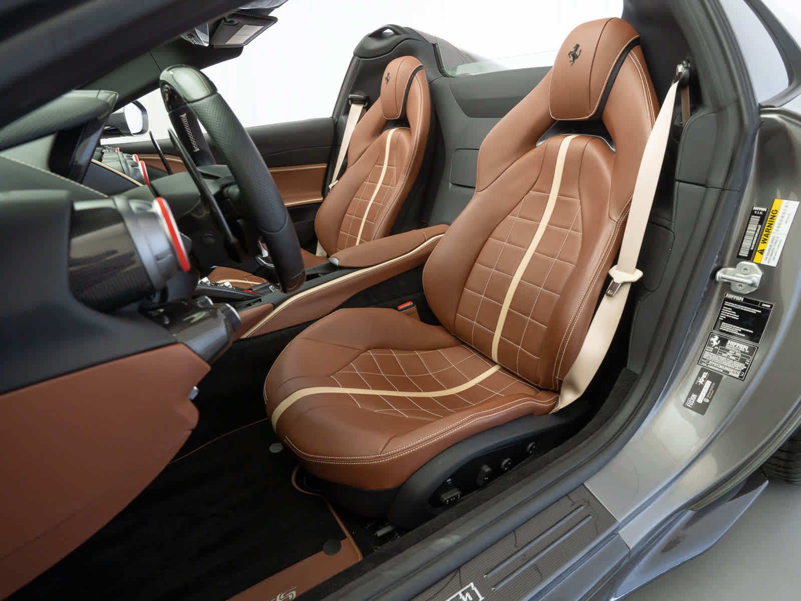 Used 2022 Ferrari 812 GTS RWD image 15