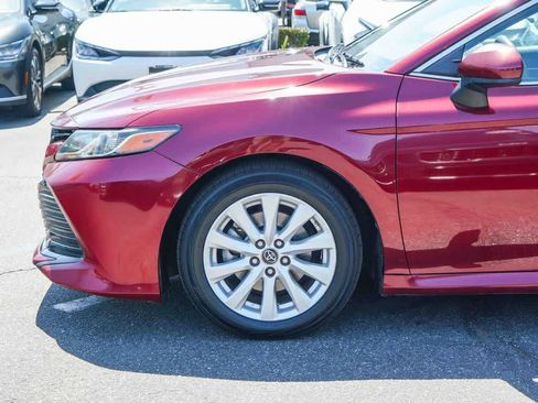 Used 2019 Toyota Camry LE FWD image 9