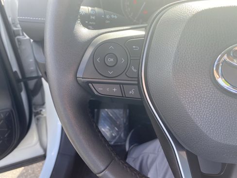 Used 2022 Toyota RAV4 Limited image 11