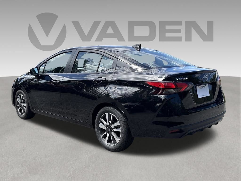 Used 2025 Nissan Versa SV FWD image 12