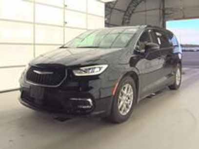 Used 2024 Chrysler Pacifica Touring-L