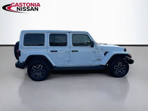 Used 2024 Jeep Wrangler Unlimited Sahara AWD/4WD image 10