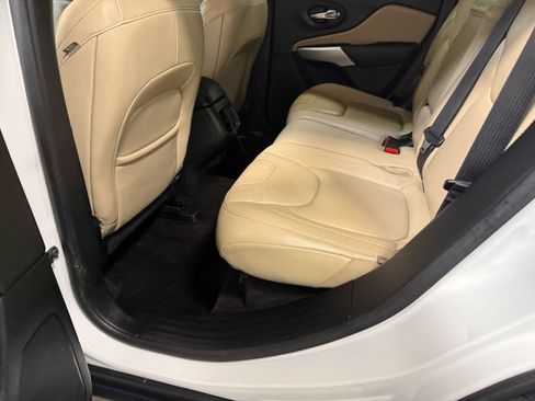 Used 2017 Jeep Cherokee Limited AWD/4WD image 46