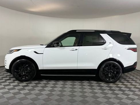 Certified 2025 Land Rover Discovery Dynamic SE image 4
