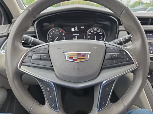 Used 2024 Cadillac XT5 Premium Luxury w/ LPO, Floor Liner Package FWD image 15