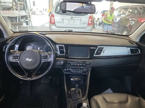 Used 2019 Kia Niro Touring FWD image 6
