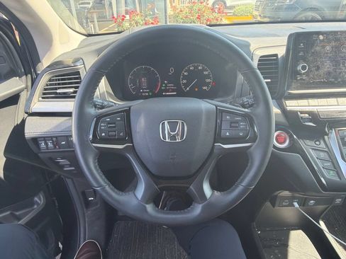 Used 2025 Honda Odyssey Touring image 5