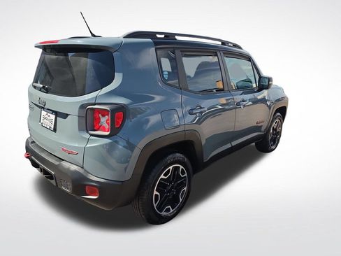 Used 2017 Jeep Renegade Trailhawk w/ Premium Trailhawk Package AWD/4WD image 5