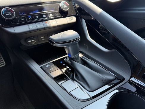 New 2025 Hyundai Elantra SEL image 22