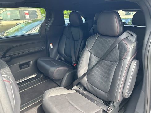 New 2026 Toyota Sienna XSE image 10
