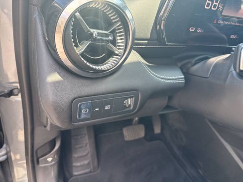 Used 2024 Chevrolet Blazer EV LT AWD/4WD image 29