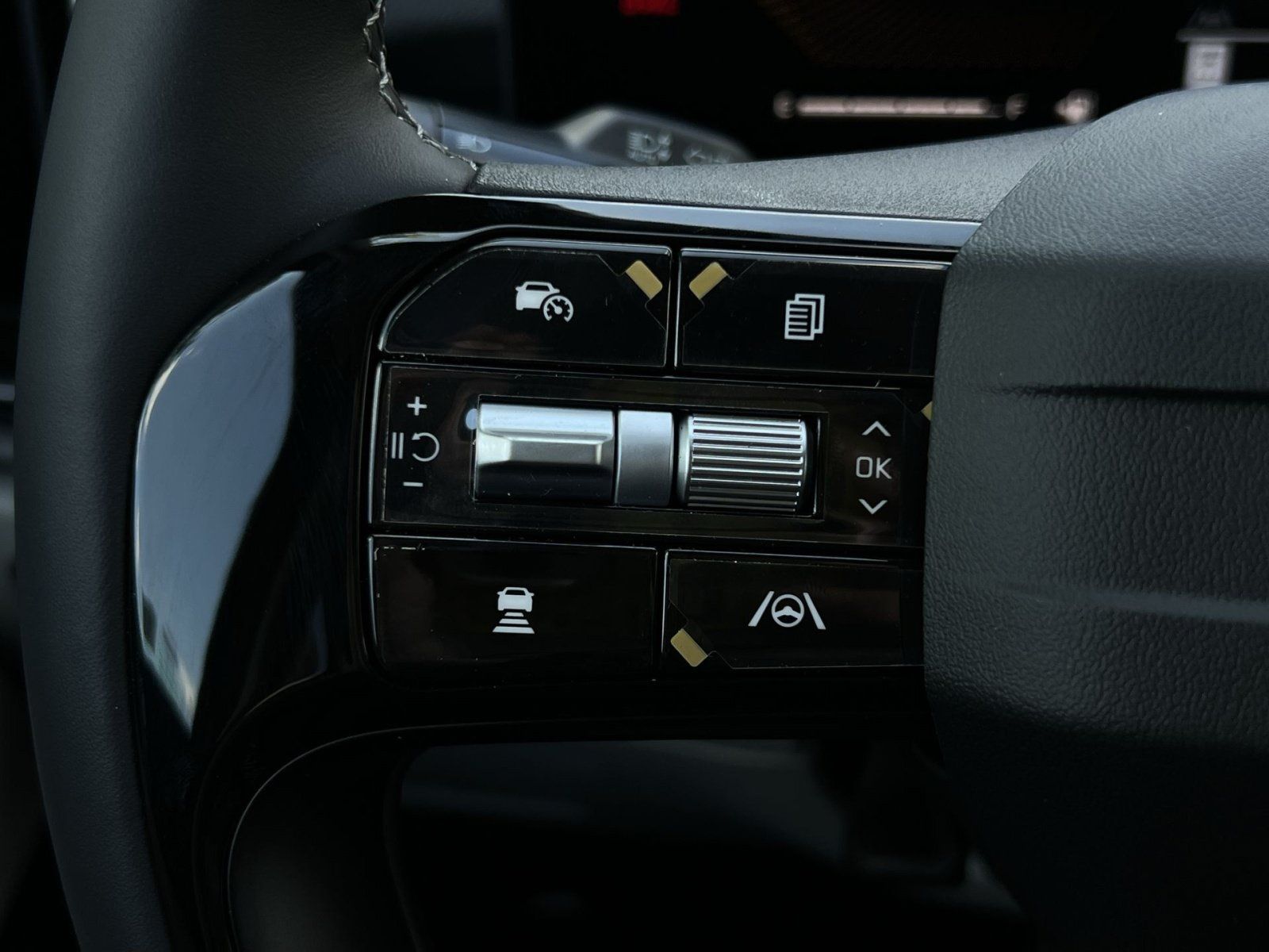 New 2026 Kia Sorento S w/ S Panoramic Sunroof Package FWD image 22