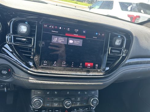 Used 2025 Dodge Durango R/T AWD/4WD image 16