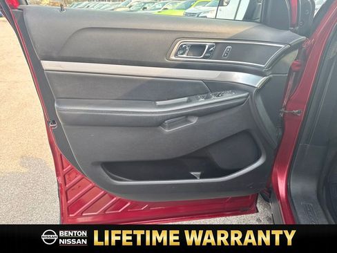 Used 2017 Ford Explorer XLT w/ Equipment Group 202A image 11