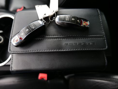 Used 2016 Porsche Cayenne image 34