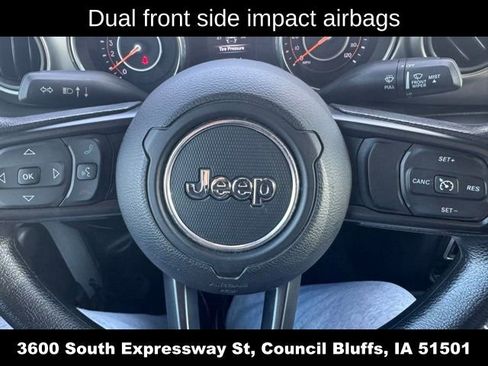 Used 2018 Jeep Wrangler Unlimited Sport AWD/4WD image 21