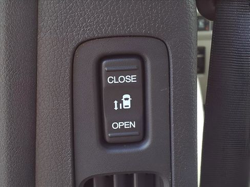 New 2026 Honda Odyssey Touring image 17