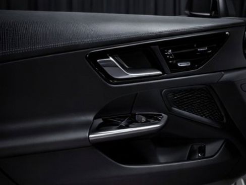 Certified 2026 Mercedes-Benz C 300 Sedan image 7
