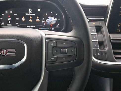 Certified 2024 GMC Yukon SLT w/ SLT Luxury Package image 22