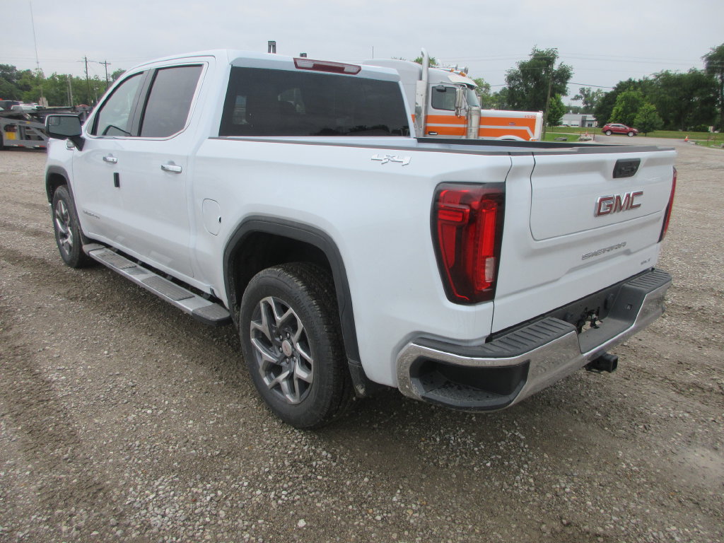 New 2026 GMC Sierra 1500 SLT w/ SLT Premium Package AWD/4WD image 9
