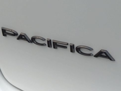 New 2026 Chrysler Pacifica Select FWD image 13