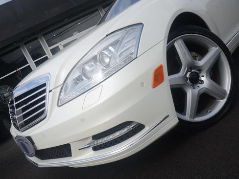 Used 2011 Mercedes-Benz S 550 image 38