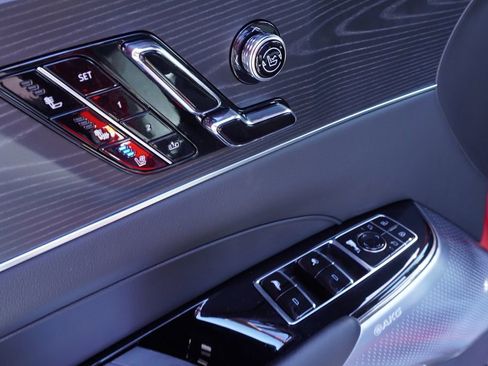 New 2025 Cadillac Lyriq Luxury image 15