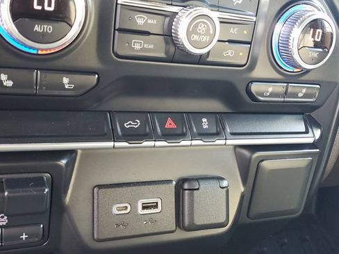 Used 2022 GMC Sierra 2500 SLE w/ SLE Convenience Package AWD/4WD image 25