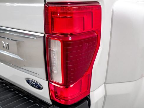 Used 2021 Ford F450 Platinum w/ FX4 Off-Road Package AWD/4WD image 44