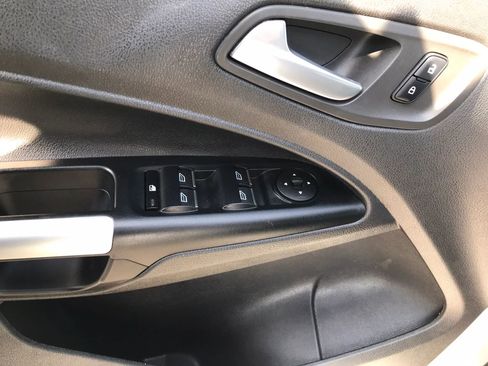 Used 2018 Ford Transit Connect XLT image 14