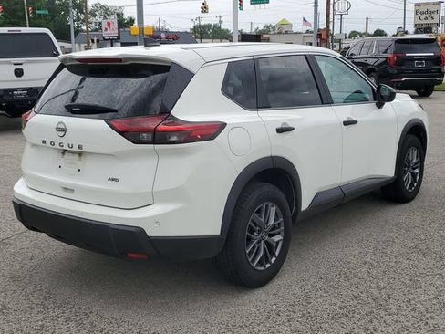 Used 2024 Nissan Rogue S AWD/4WD image 6