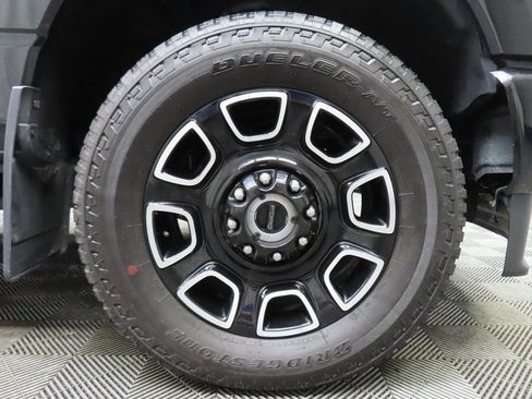 Used 2025 Ford F250 Platinum image 8