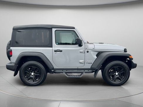 Used 2019 Jeep Wrangler Sport AWD/4WD image 8