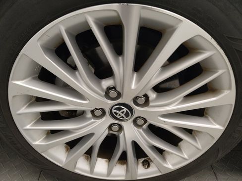 Used 2018 Toyota Camry XLE FWD image 31