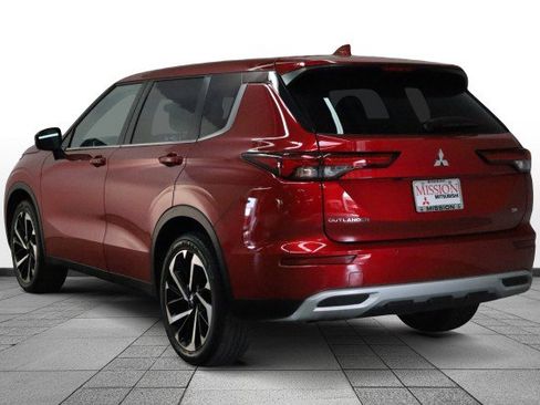 Used 2023 Mitsubishi Outlander SE image 5