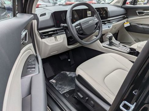 New 2026 Kia Sportage EX FWD image 11