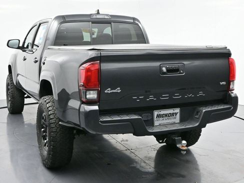 Used 2020 Toyota Tacoma TRD Sport image 5