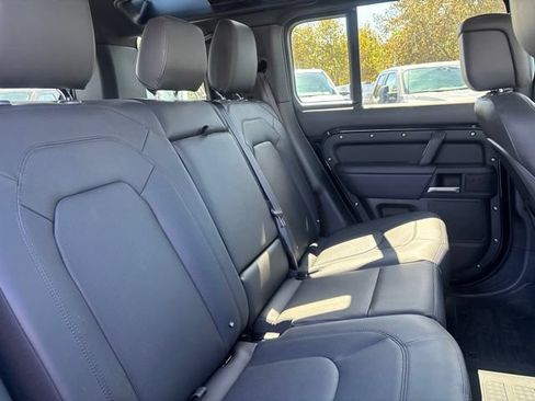 Used 2025 Land Rover Defender 110 X-Dynamic SE AWD/4WD image 9