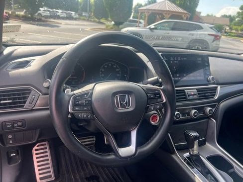 Used 2019 Honda Accord Sport image 14
