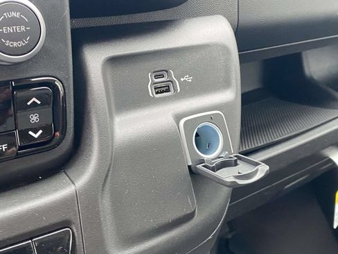 New 2026 RAM ProMaster 1500 w/ Convenience Group FWD image 35