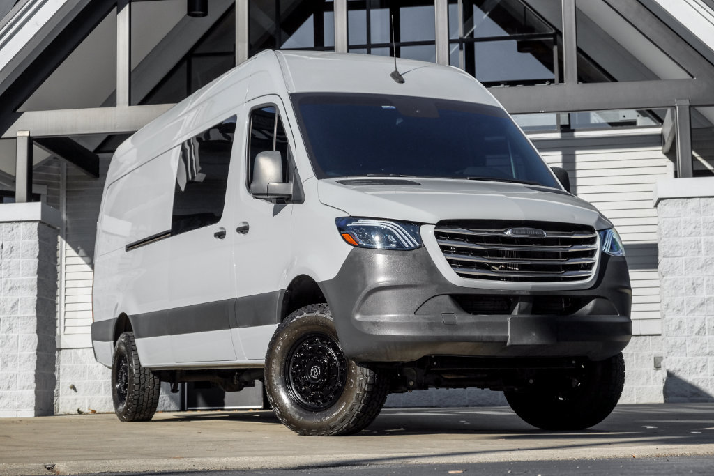 Used 2021 Freightliner Sprinter 2500 AWD/4WD image 1