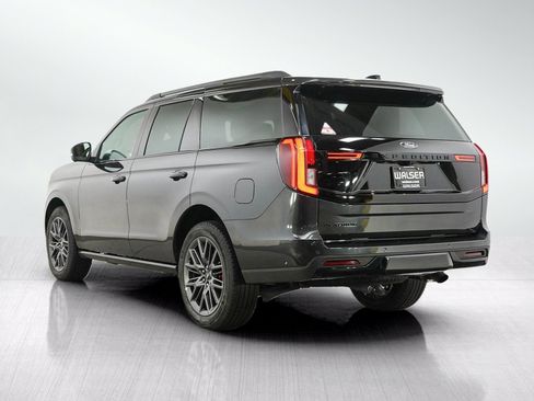 Used 2025 Ford Expedition Platinum w/ Stealth Performance Package AWD/4WD image 3