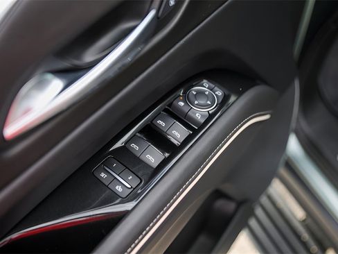 Used 2024 Cadillac Escalade Sport w/ LPO, ONYX Package image 27