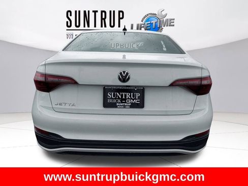 Used 2024 Volkswagen Jetta S image 4