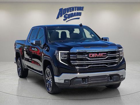 Used 2025 GMC Sierra 1500 SLT image 1