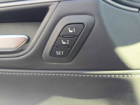 Used 2021 Toyota Venza XLE image 34