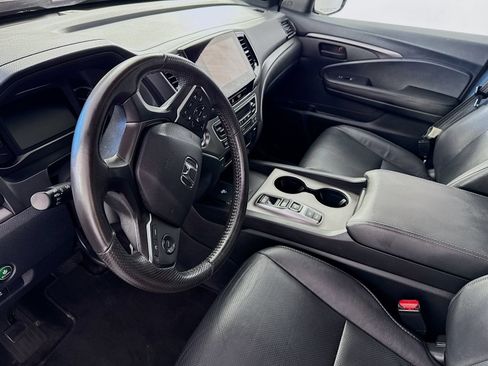 Used 2025 Honda Passport EX-L image 7