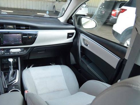 Used 2015 Toyota Corolla LE FWD image 46