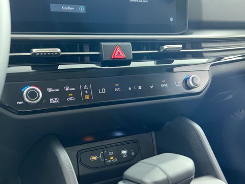 New 2026 Kia Sportage SX FWD image 25